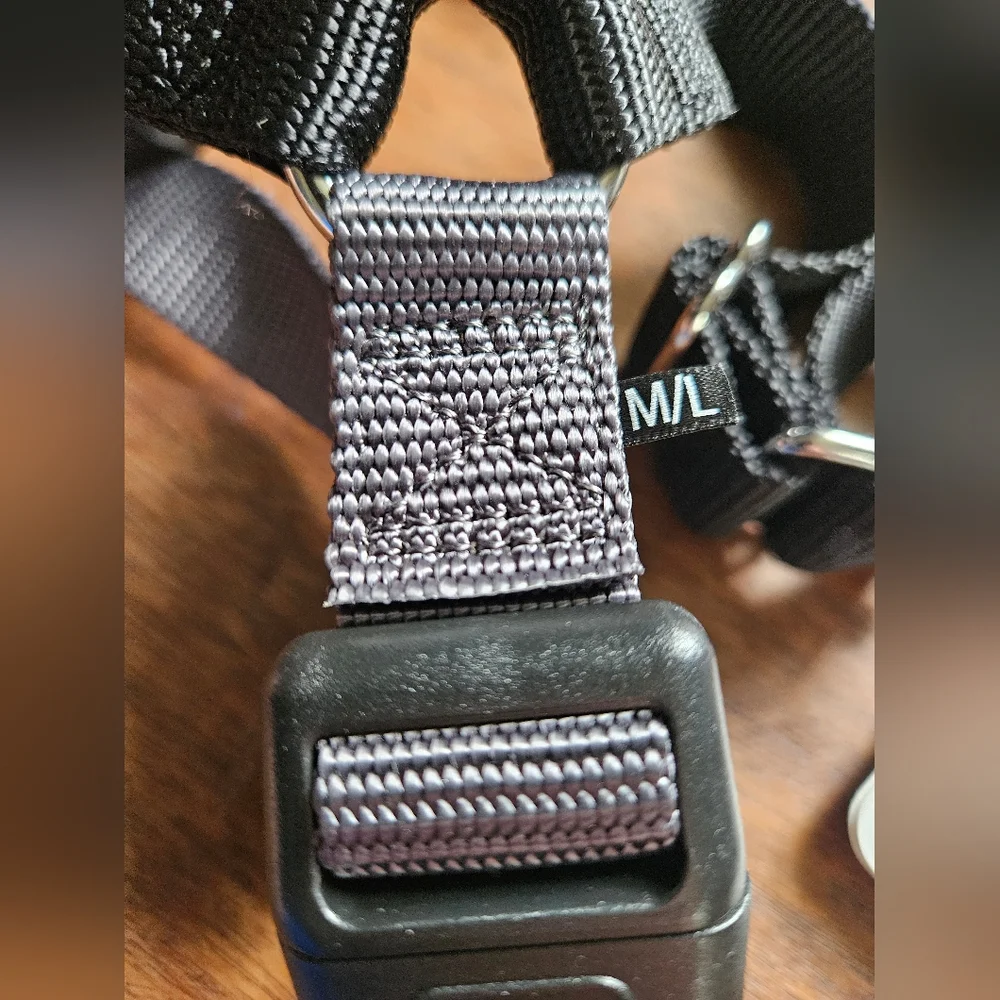 NWT Pet safe Easy walk dog harness size M/L black